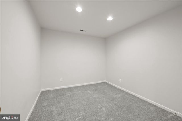 5642 GOVERNORS POND CIR, Alexandria, VA 22310