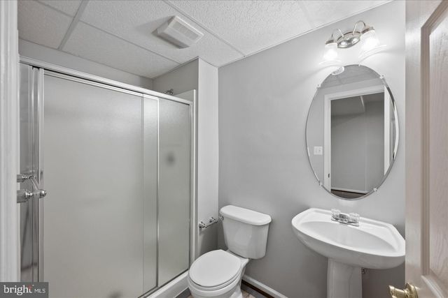 5642 GOVERNORS POND CIR, Alexandria, VA 22310