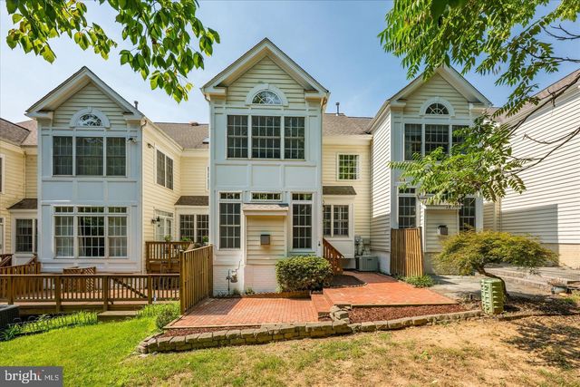 5642 GOVERNORS POND CIR, Alexandria, VA 22310