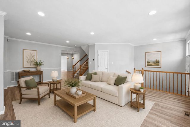 5642 GOVERNORS POND CIR, Alexandria, VA 22310