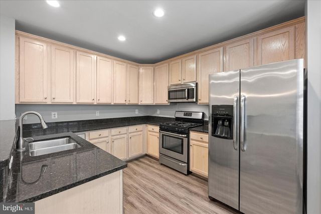 5642 GOVERNORS POND CIR, Alexandria, VA 22310