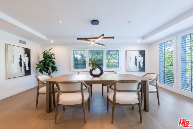 17153 Adlon Road, Encino (los Angeles), CA 91436