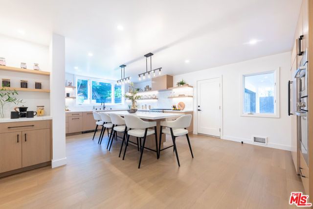 17153 Adlon Road, Encino (los Angeles), CA 91436
