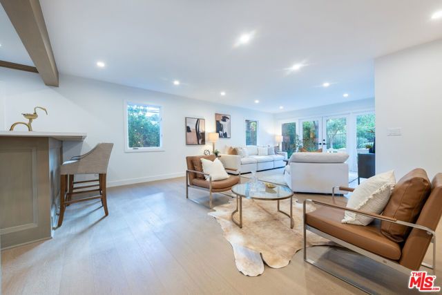 17153 Adlon Road, Encino (los Angeles), CA 91436