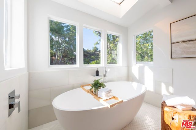 17153 Adlon Road, Encino (los Angeles), CA 91436