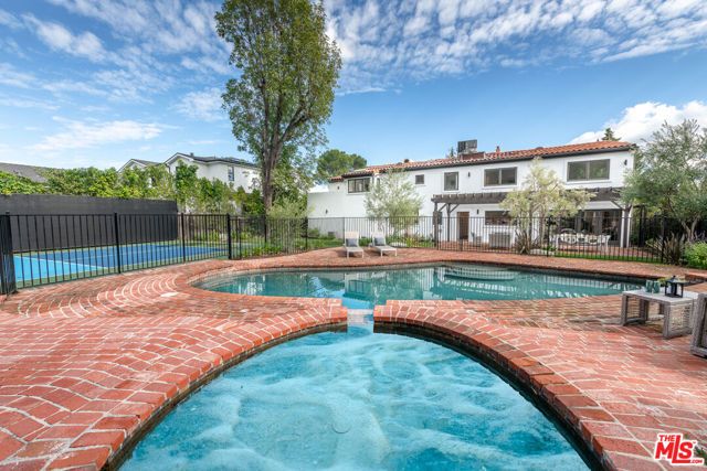 17153 Adlon Road, Encino (los Angeles), CA 91436
