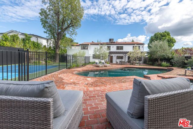 17153 Adlon Road, Encino (los Angeles), CA 91436
