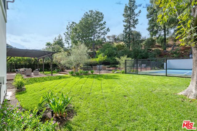17153 Adlon Road, Encino (los Angeles), CA 91436