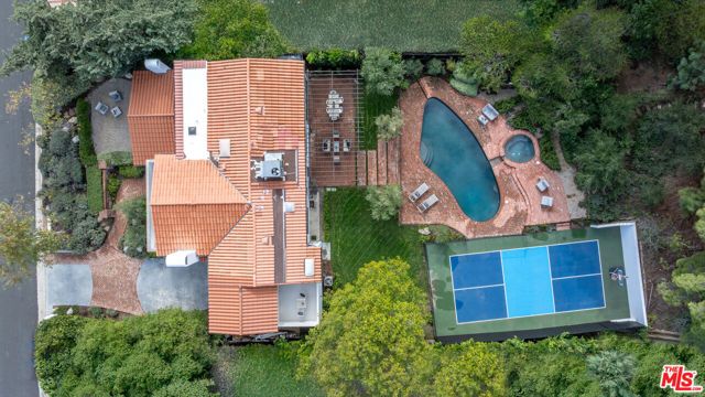 17153 Adlon Road, Encino (los Angeles), CA 91436