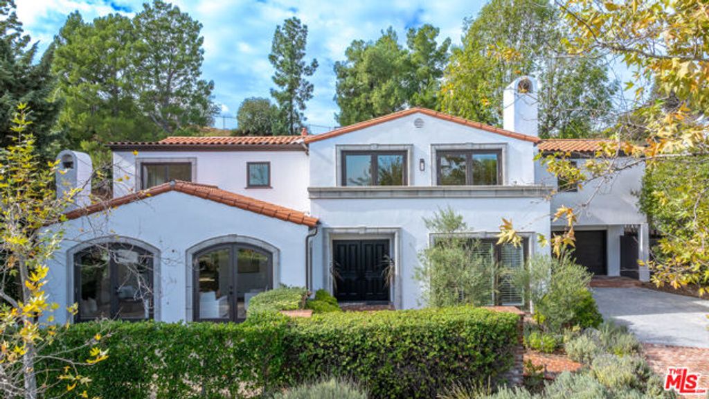 17153 Adlon Road, Encino (los Angeles), CA 91436