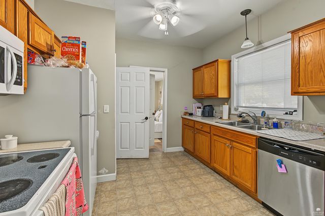 1112 Thurston Street, Manhattan, KS 66502
