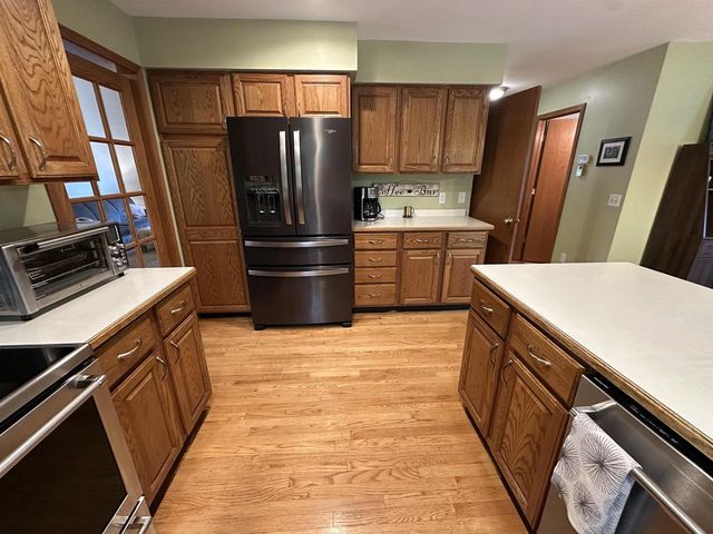 1643 Erin Hill, Stoughton, WI 53589