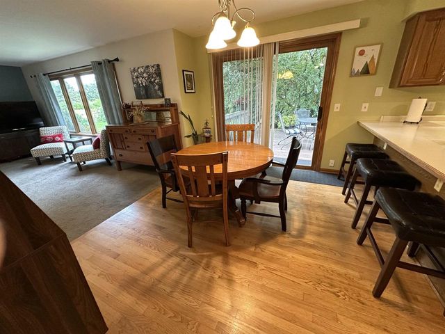 1643 Erin Hill, Stoughton, WI 53589