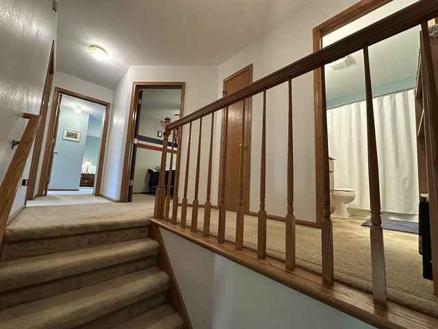 1643 Erin Hill, Stoughton, WI 53589