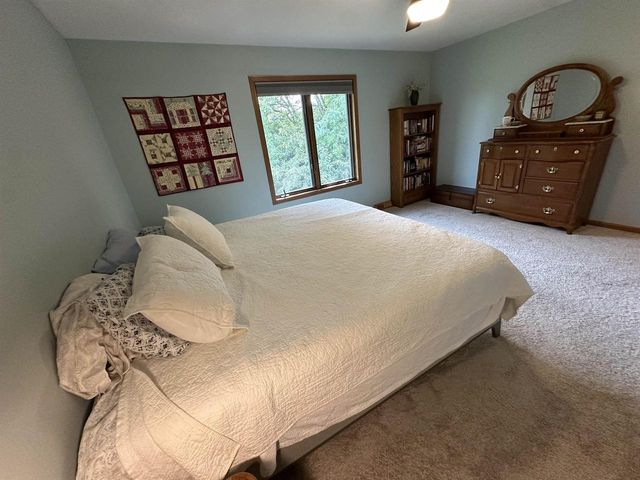 1643 Erin Hill, Stoughton, WI 53589