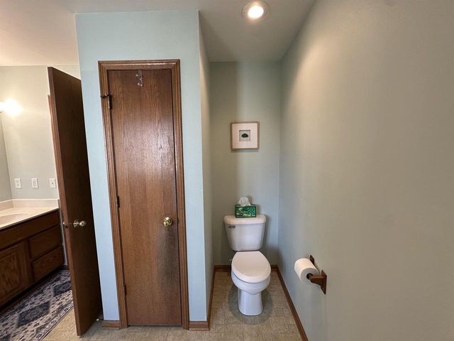 1643 Erin Hill, Stoughton, WI 53589