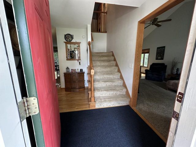 1643 Erin Hill, Stoughton, WI 53589