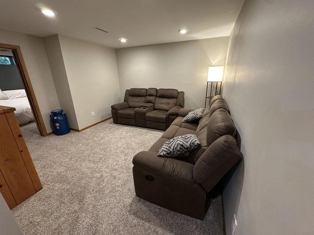 1643 Erin Hill, Stoughton, WI 53589