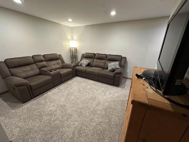 1643 Erin Hill, Stoughton, WI 53589