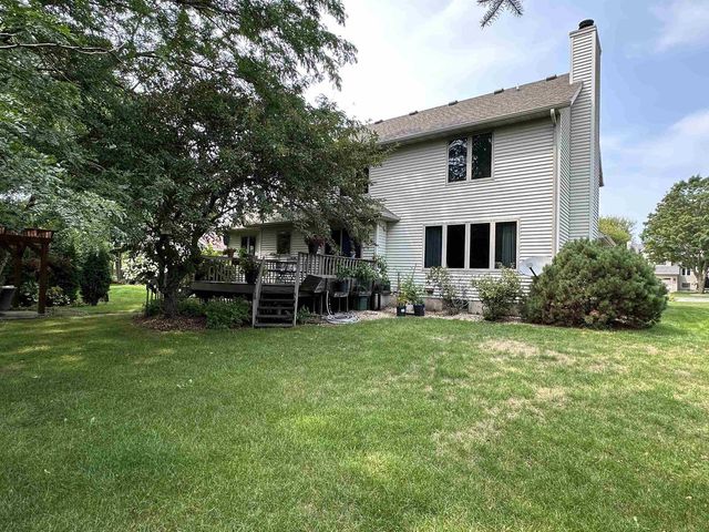 1643 Erin Hill, Stoughton, WI 53589