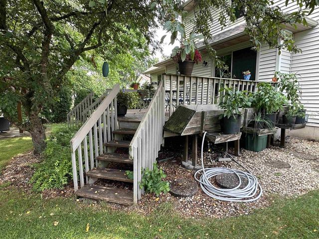 1643 Erin Hill, Stoughton, WI 53589