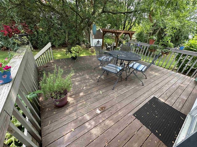 1643 Erin Hill, Stoughton, WI 53589