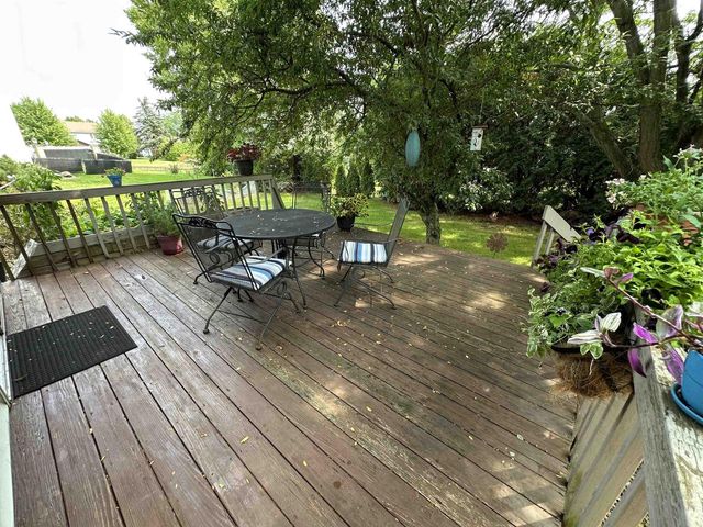 1643 Erin Hill, Stoughton, WI 53589