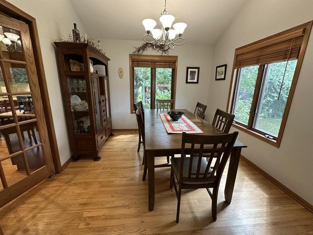 1643 Erin Hill, Stoughton, WI 53589