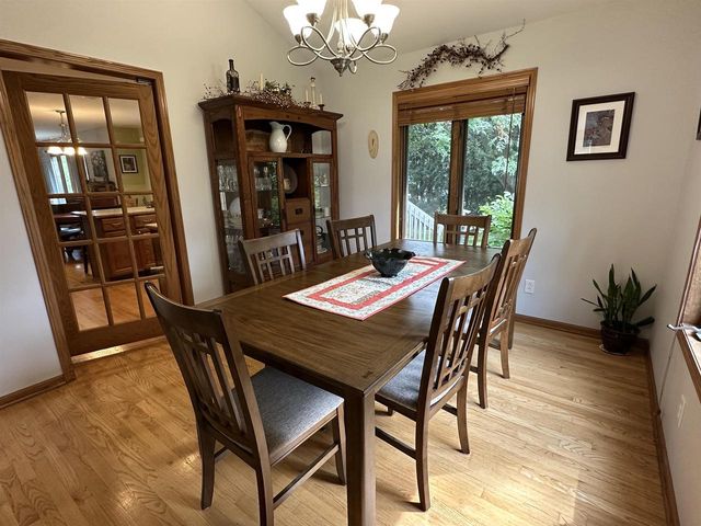 1643 Erin Hill, Stoughton, WI 53589