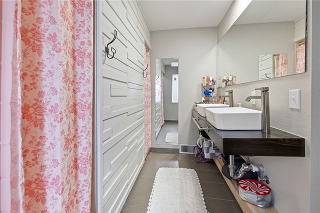 243 W North Street, Fayetteville, AR 72701