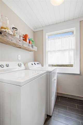 243 W North Street, Fayetteville, AR 72701