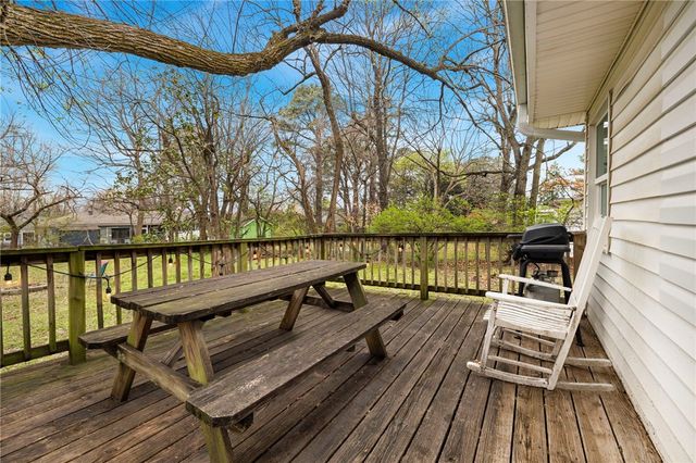 243 W North Street, Fayetteville, AR 72701