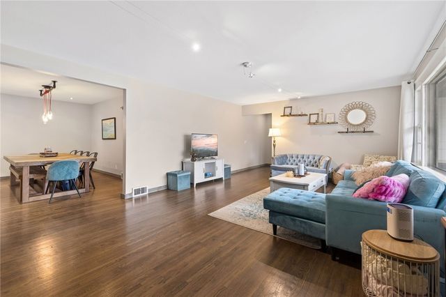 243 W North Street, Fayetteville, AR 72701