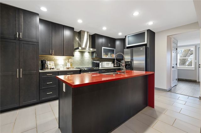 243 W North Street, Fayetteville, AR 72701