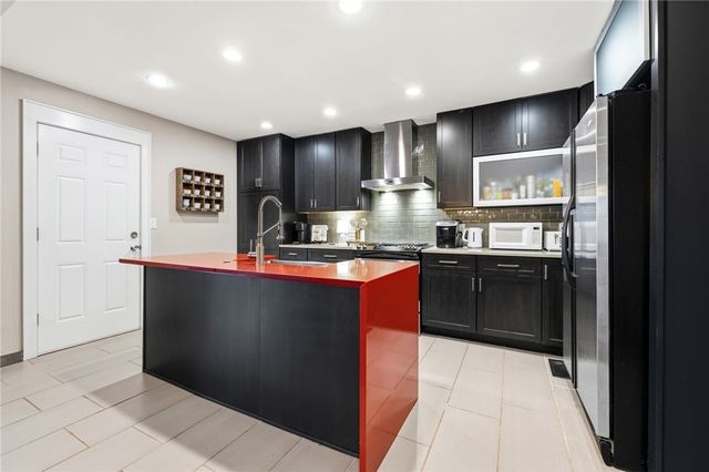 243 W North Street, Fayetteville, AR 72701