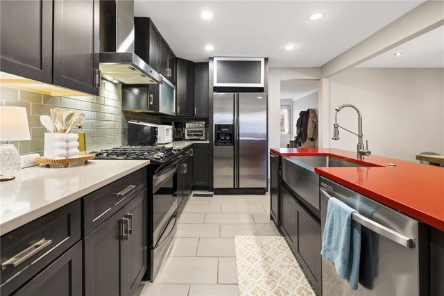 243 W North Street, Fayetteville, AR 72701