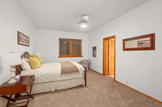 334 Vineyard Road NW, Los Ranchos, NM 87107