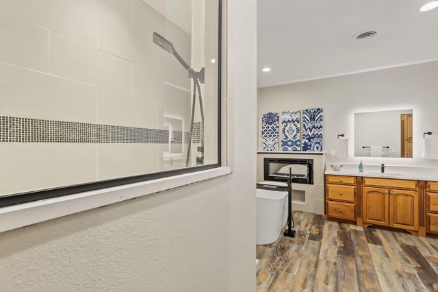 334 Vineyard Road NW, Los Ranchos, NM 87107