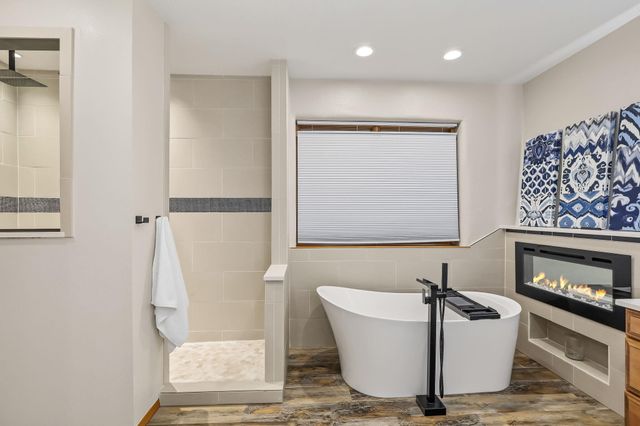 334 Vineyard Road NW, Los Ranchos, NM 87107