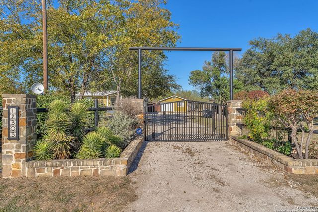 12303 pearsall, Atascosa, TX 78002