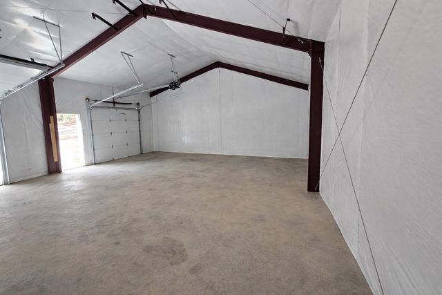 1024 Sand Hills RD, Red Rock, TX 78662