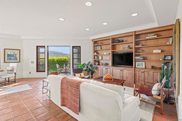 2563 Via Pisa, Del Mar, CA 92014