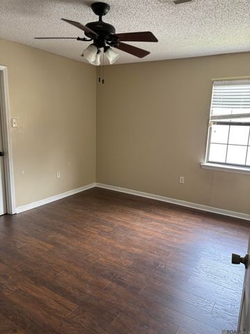 15550 Riverdale Ave, Baton Rouge, LA 70816