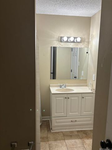 15550 Riverdale Ave, Baton Rouge, LA 70816