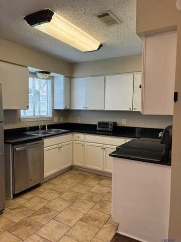 15550 Riverdale Ave, Baton Rouge, LA 70816