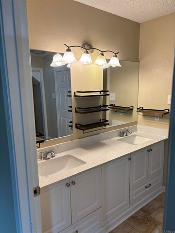 15550 Riverdale Ave, Baton Rouge, LA 70816