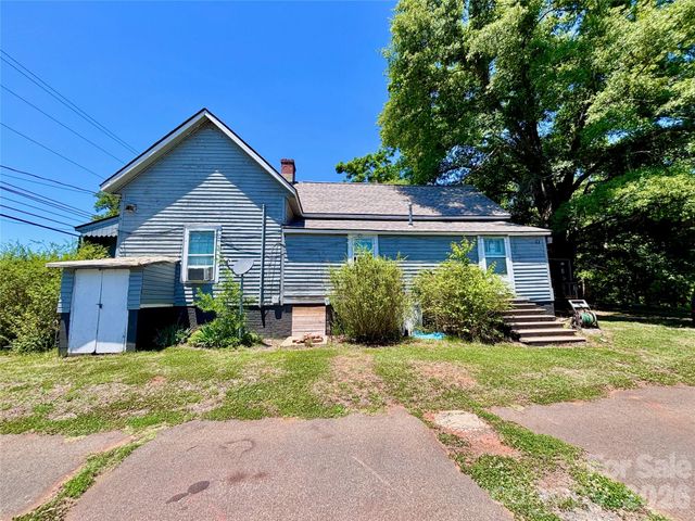 126 West Street, Ellenboro, NC 28040