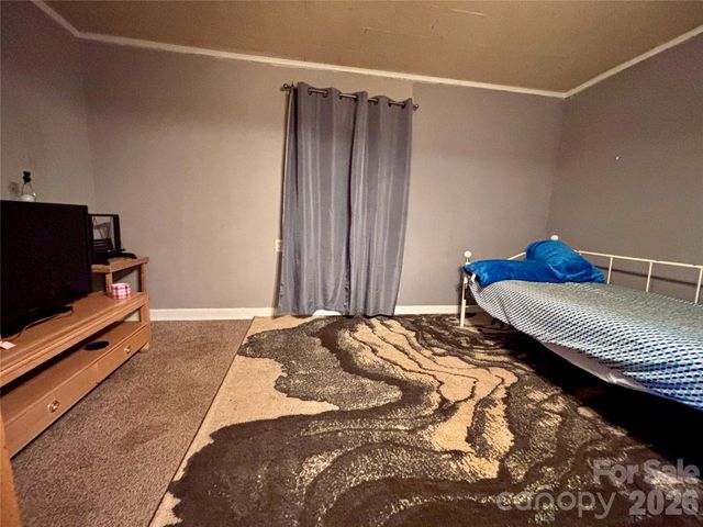 126 West Street, Ellenboro, NC 28040