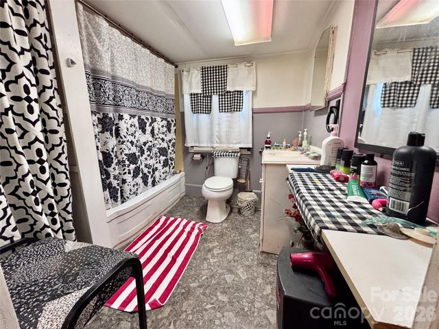 126 West Street, Ellenboro, NC 28040