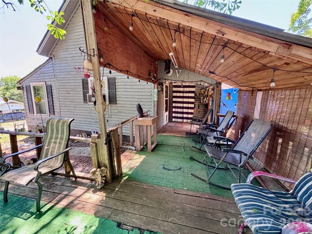 126 West Street, Ellenboro, NC 28040